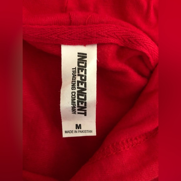 Coca-Cola Adult Unisex Red Hooded Sweatshirt Front Pouch SizeM w/ Sunglasses New - Picture 5 of 7